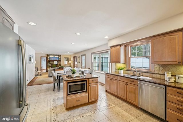 806 NORTHWINDS DR, Bryn Mawr, PA 19010