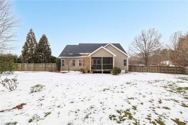 8108 Middleland Drive, Browns Summit, NC 27214
