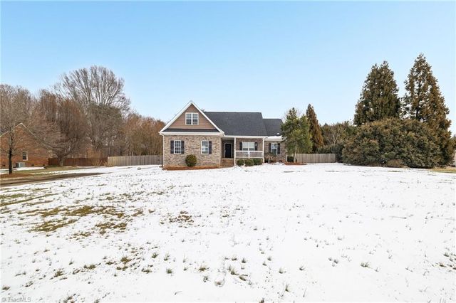 8108 Middleland Drive, Browns Summit, NC 27214