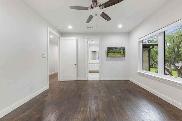 4028 Courtshire Drive, Dallas, TX 75229