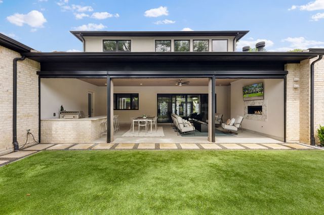 4028 Courtshire Drive, Dallas, TX 75229