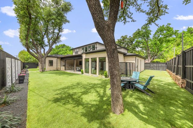 4028 Courtshire Drive, Dallas, TX 75229