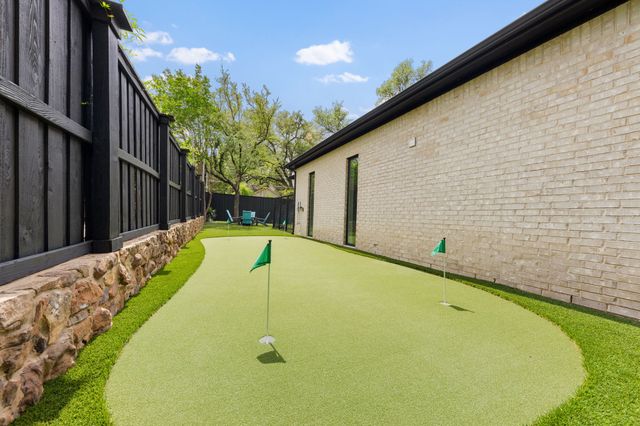 4028 Courtshire Drive, Dallas, TX 75229