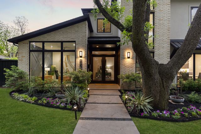 4028 Courtshire Drive, Dallas, TX 75229