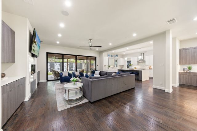 4028 Courtshire Drive, Dallas, TX 75229