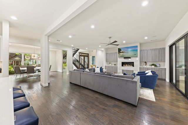 4028 Courtshire Drive, Dallas, TX 75229