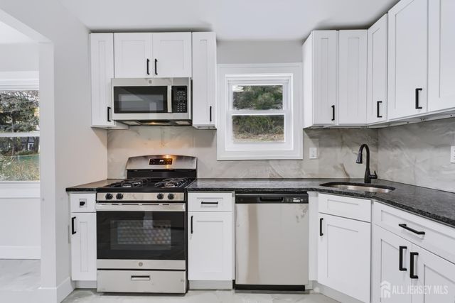 12 Villanova Road, Old Bridge, NJ 08859