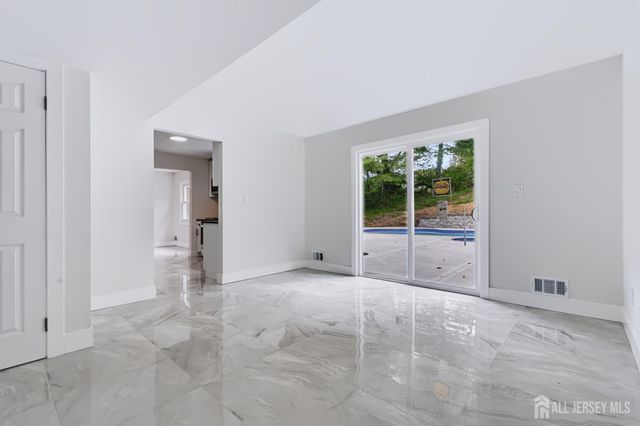 12 Villanova Road, Old Bridge, NJ 08859