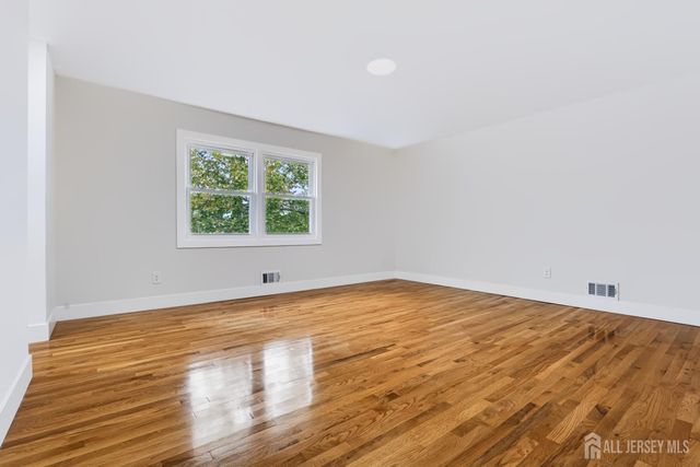 12 Villanova Road, Old Bridge, NJ 08859