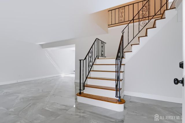 12 Villanova Road, Old Bridge, NJ 08859