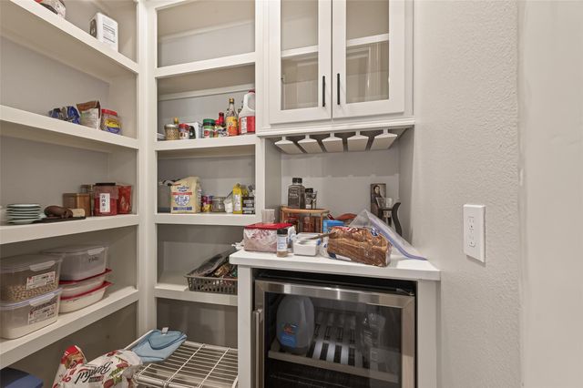 122 Whites Lake Estates Drive, Highlands, TX 77562