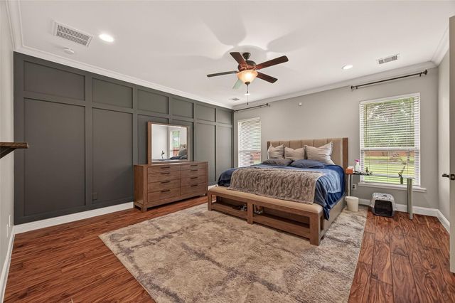 122 Whites Lake Estates Drive, Highlands, TX 77562
