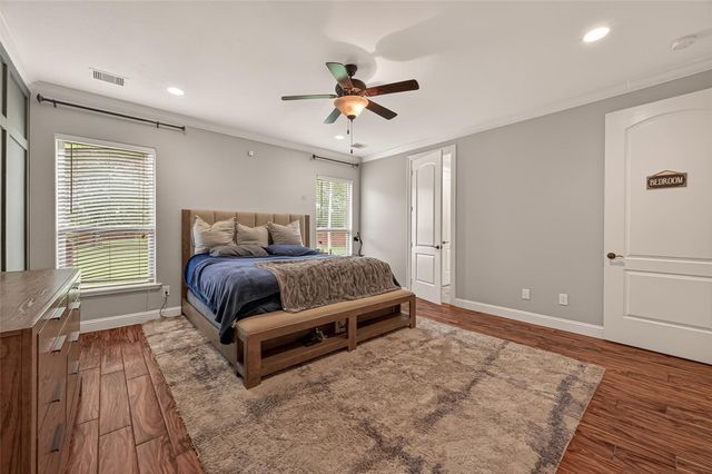 122 Whites Lake Estates Drive, Highlands, TX 77562