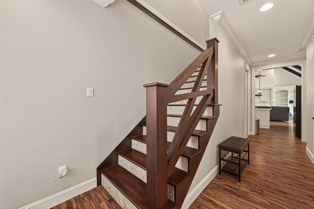 122 Whites Lake Estates Drive, Highlands, TX 77562