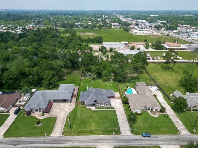 122 Whites Lake Estates Drive, Highlands, TX 77562