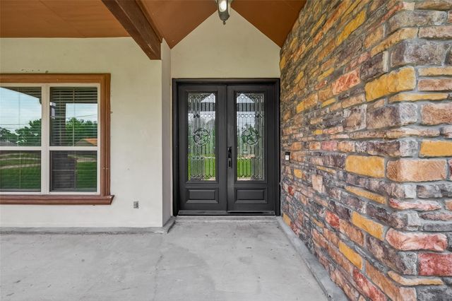 122 Whites Lake Estates Drive, Highlands, TX 77562