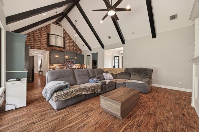 122 Whites Lake Estates Drive, Highlands, TX 77562