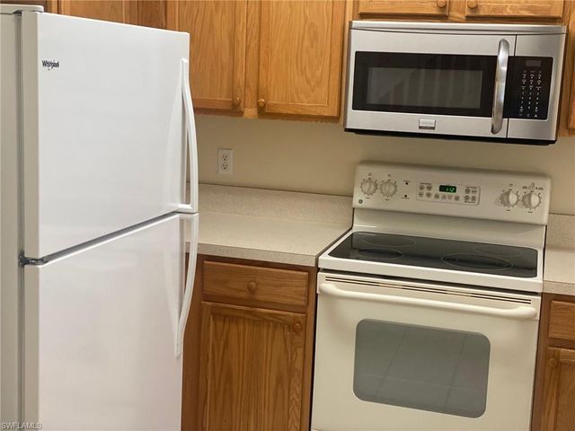 8240 Pacific Beach DR, Fort Myers, FL 33966