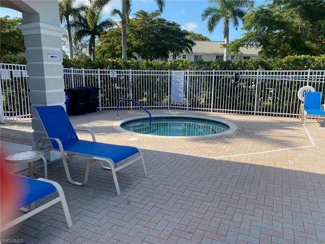 8240 Pacific Beach DR, Fort Myers, FL 33966