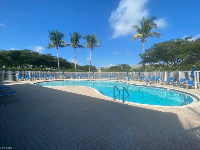8240 Pacific Beach DR, Fort Myers, FL 33966