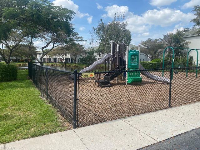 8240 Pacific Beach DR, Fort Myers, FL 33966