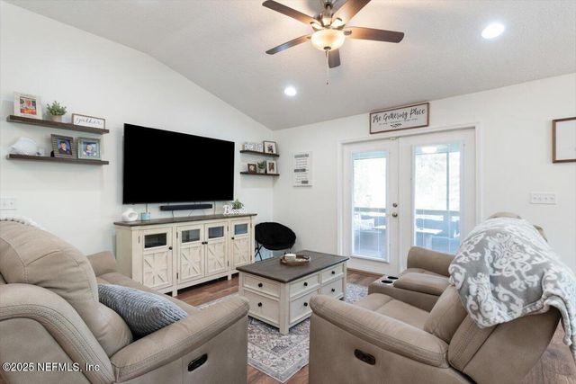 4110 SCENIC Drive, Middleburg, FL 32068