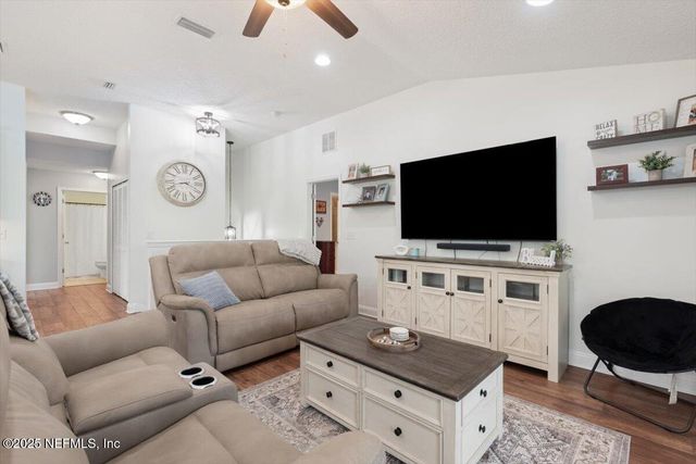 4110 SCENIC Drive, Middleburg, FL 32068