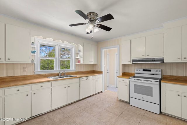 106 Elizabeth Street, Richlands, NC 28574