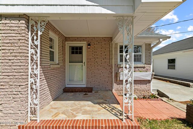 106 Elizabeth Street, Richlands, NC 28574