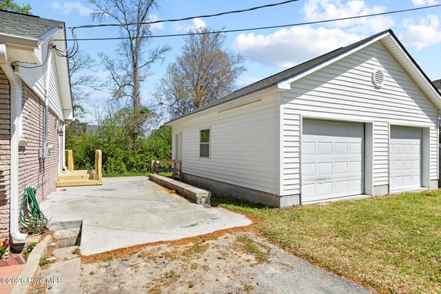 106 Elizabeth Street, Richlands, NC 28574