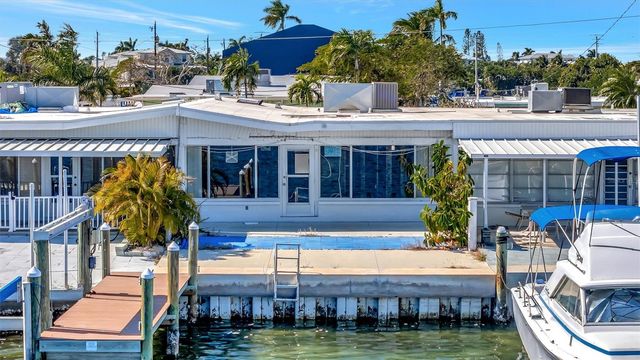 15 SEASIDE COURT, Holmes Beach, FL 34217