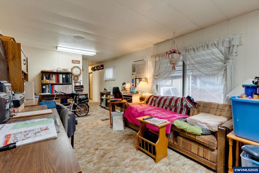 Image 10 of property listing at 2420 NE Hembree St #52, Mcminnville, OR 97128