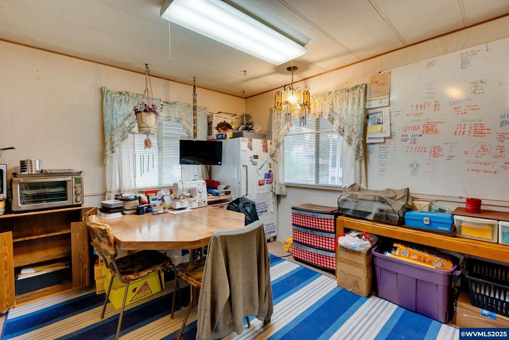 Image 13 of property listing at 2420 NE Hembree St #52, Mcminnville, OR 97128