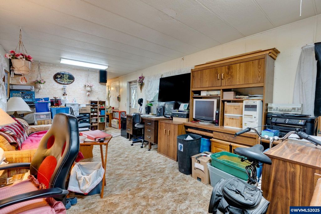 Image 7 of property listing at 2420 NE Hembree St #52, Mcminnville, OR 97128