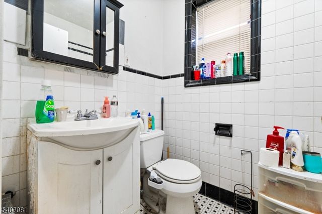 99 W 21St St, Bayonne City, NJ 07002