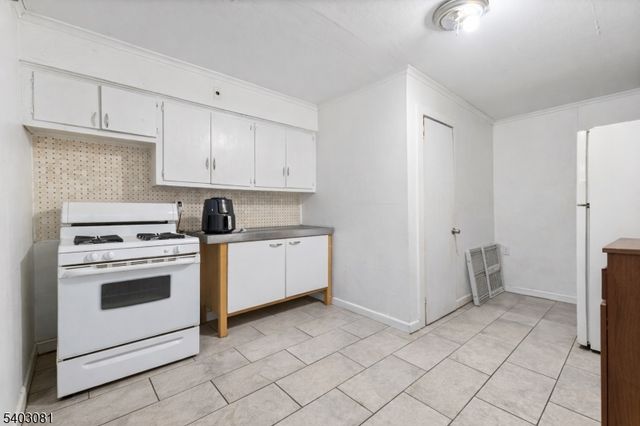 99 W 21St St, Bayonne City, NJ 07002