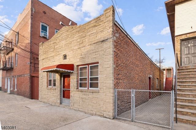 99 W 21St St, Bayonne City, NJ 07002