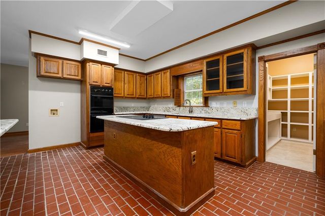 3934 STAPLES Road, Pineville, LA 71360