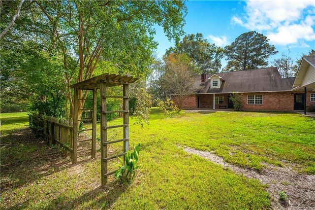 3934 STAPLES Road, Pineville, LA 71360
