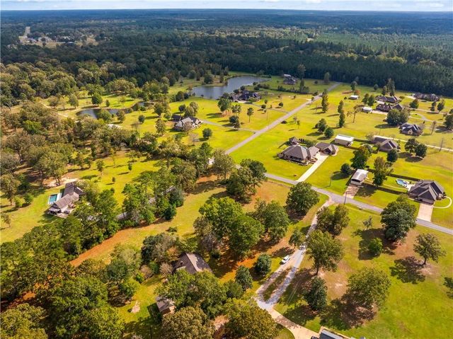 3934 STAPLES Road, Pineville, LA 71360