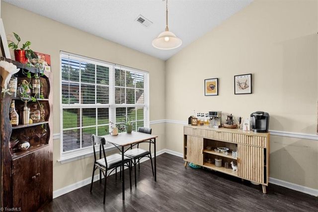705 Eagle Point Drive, Kernersville, NC 27284