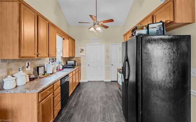 705 Eagle Point Drive, Kernersville, NC 27284