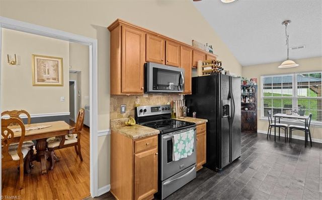 705 Eagle Point Drive, Kernersville, NC 27284
