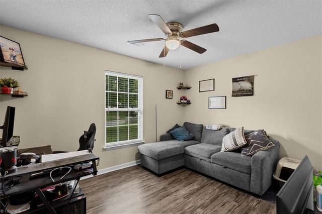 705 Eagle Point Drive, Kernersville, NC 27284