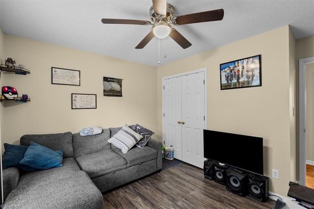 705 Eagle Point Drive, Kernersville, NC 27284