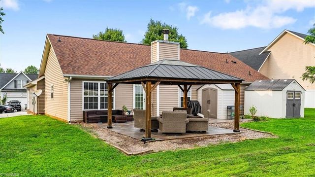 705 Eagle Point Drive, Kernersville, NC 27284