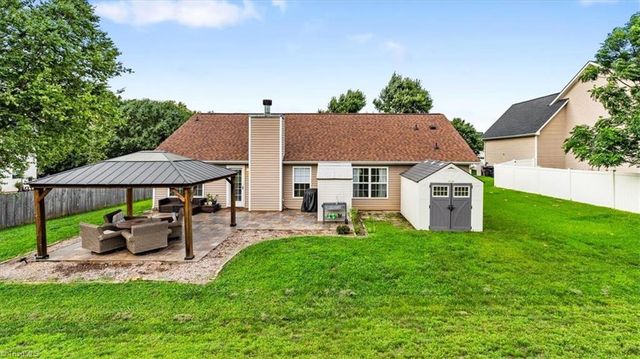 705 Eagle Point Drive, Kernersville, NC 27284