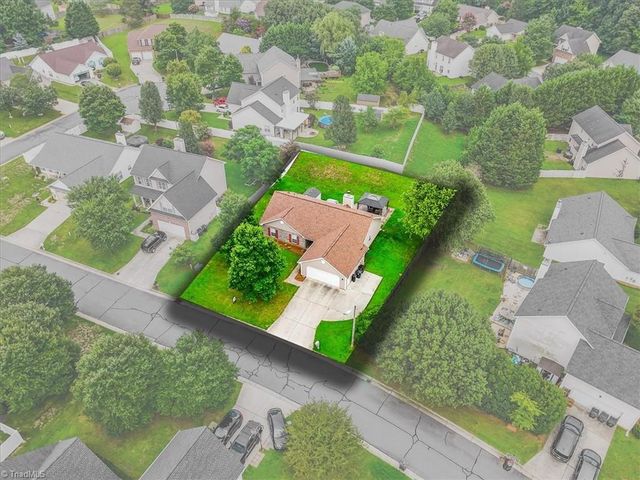 705 Eagle Point Drive, Kernersville, NC 27284