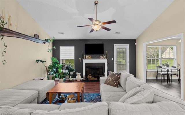 705 Eagle Point Drive, Kernersville, NC 27284