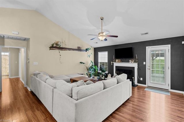705 Eagle Point Drive, Kernersville, NC 27284